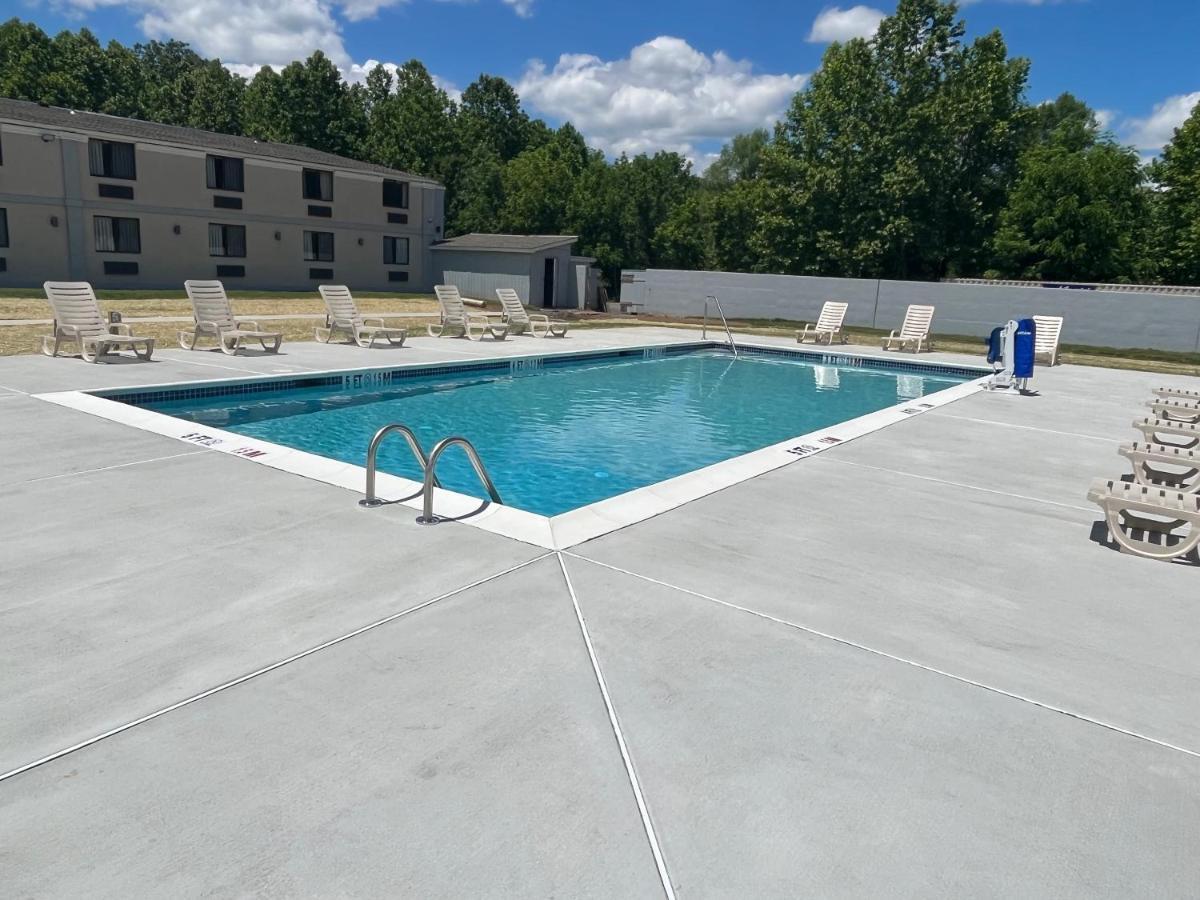 Ramada By Wyndham Allentown Bethlehem Exterior photo
