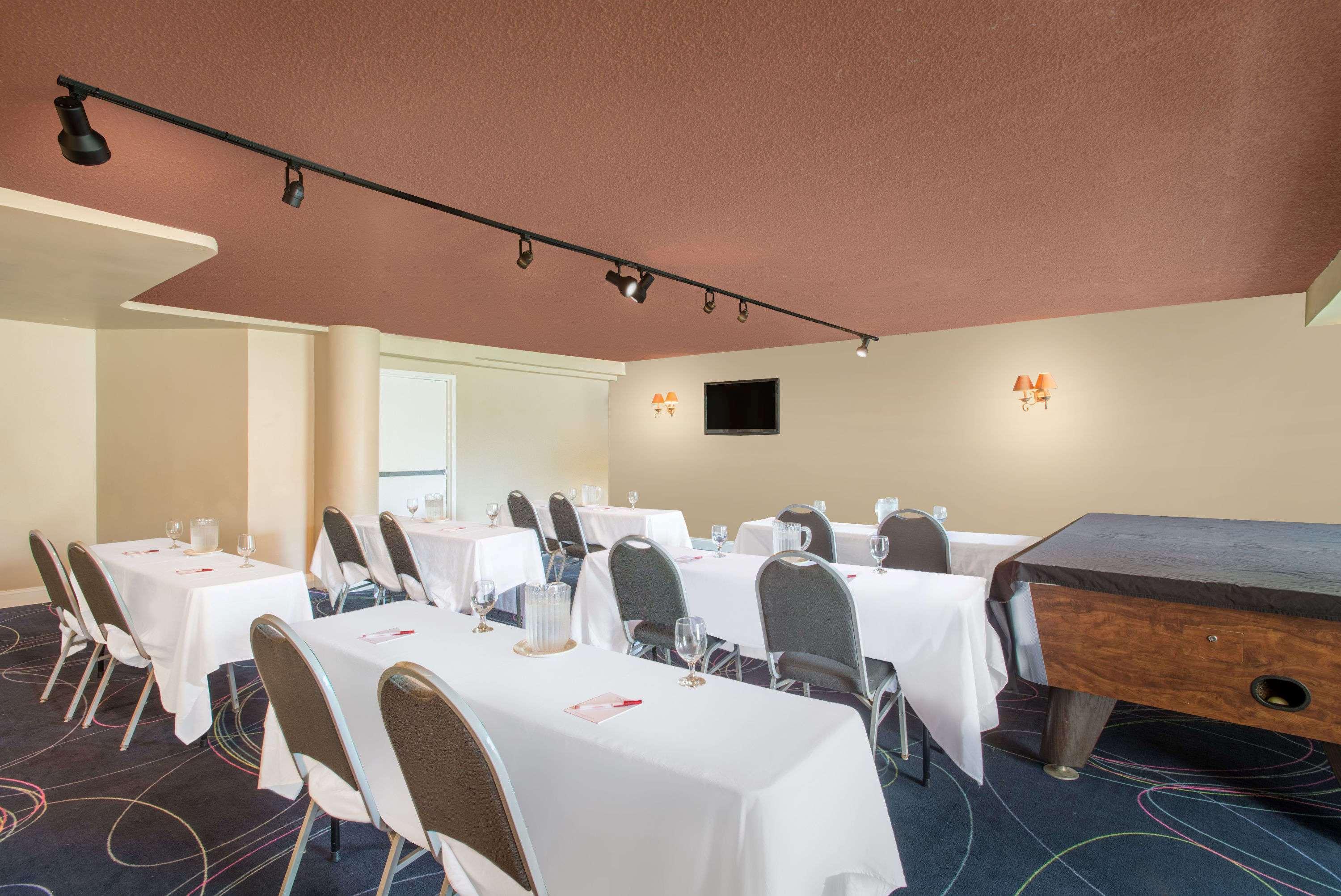 Ramada By Wyndham Allentown Bethlehem Exterior photo