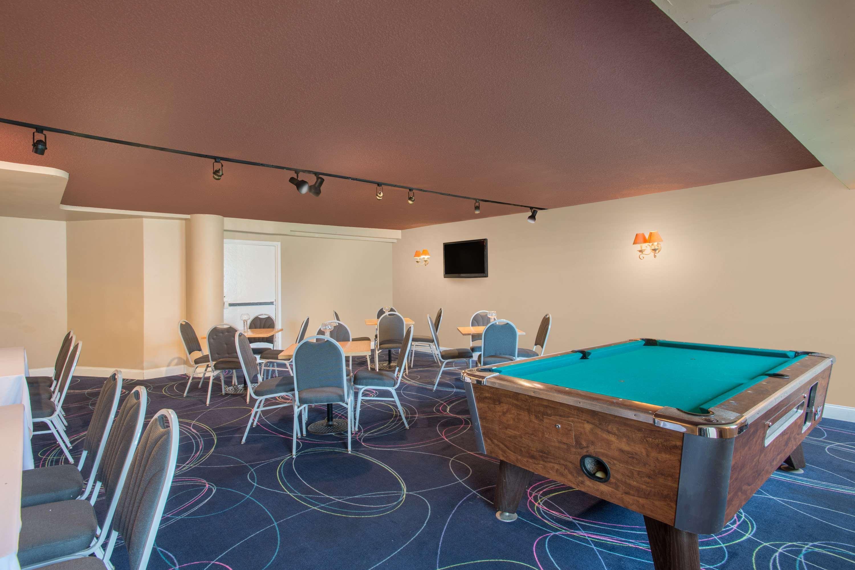 Ramada By Wyndham Allentown Bethlehem Exterior photo