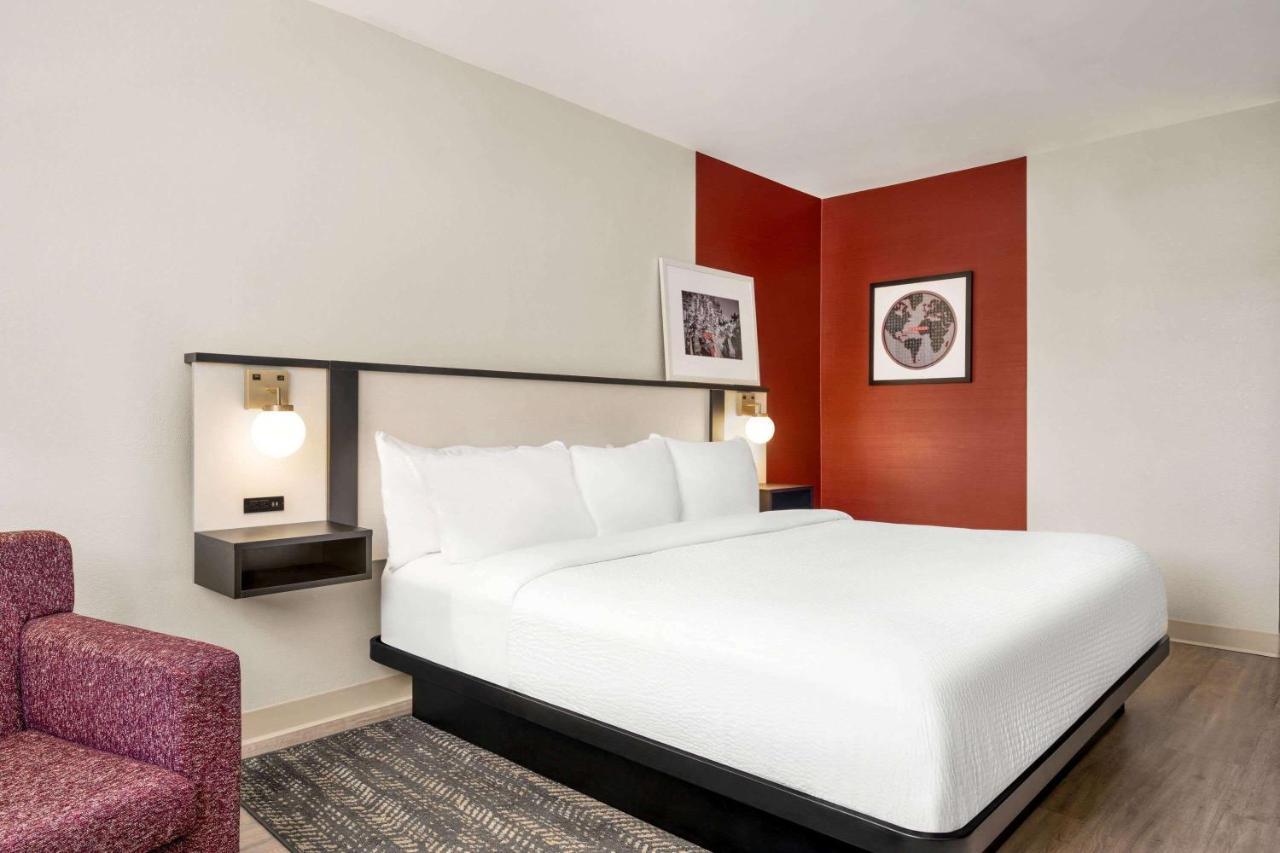 Ramada By Wyndham Allentown Bethlehem Exterior photo