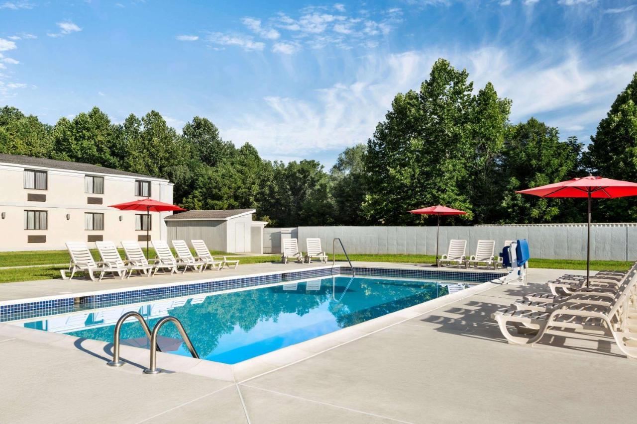 Ramada By Wyndham Allentown Bethlehem Exterior photo