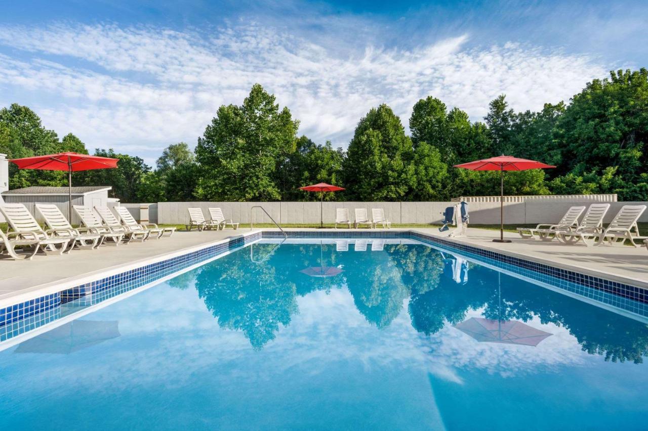 Ramada By Wyndham Allentown Bethlehem Exterior photo