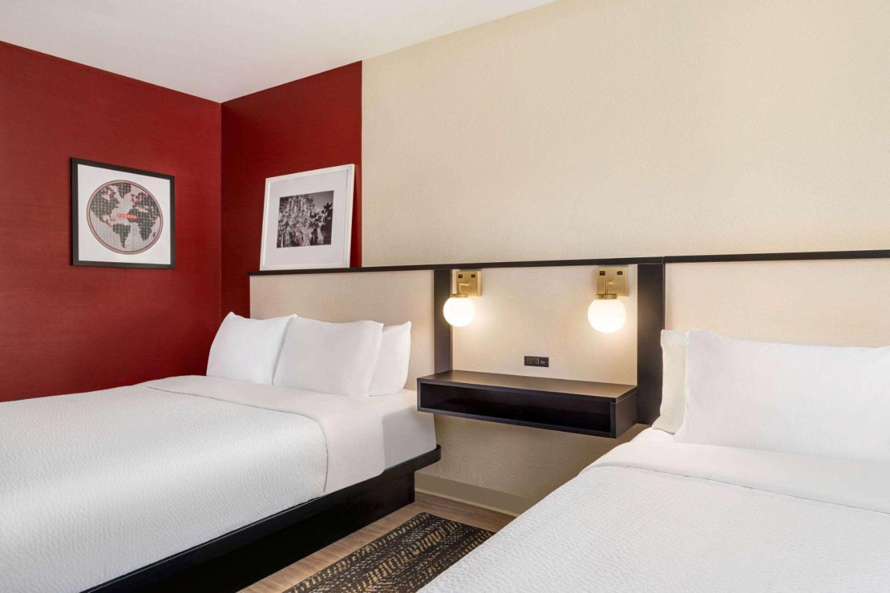 Ramada By Wyndham Allentown Bethlehem Exterior photo