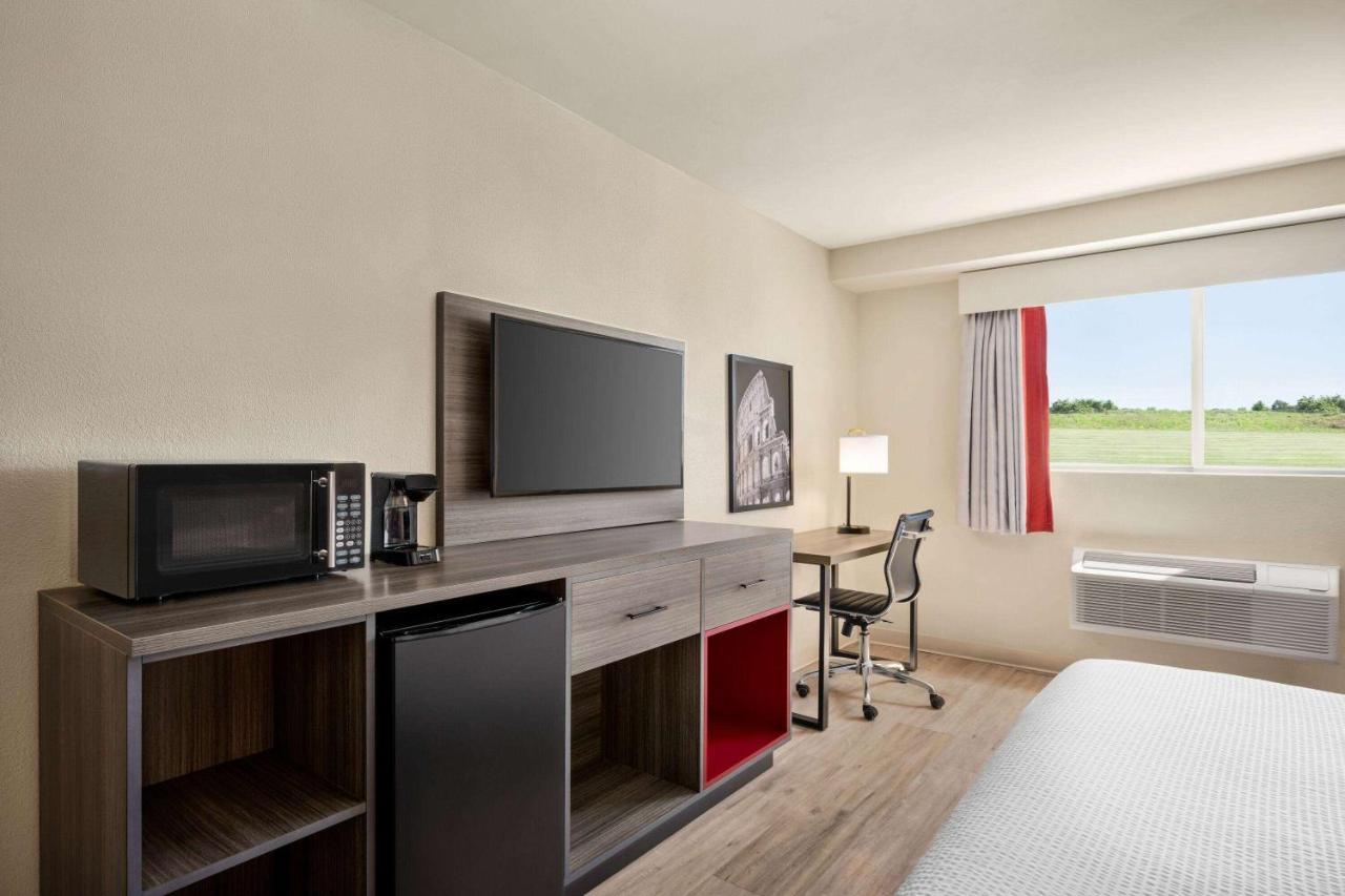 Ramada By Wyndham Allentown Bethlehem Exterior photo