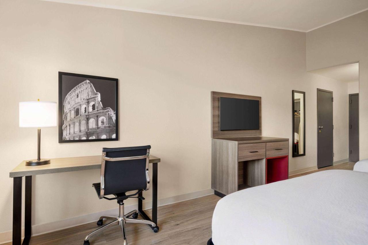 Ramada By Wyndham Allentown Bethlehem Exterior photo